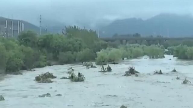 关注多地强降雨,北京门头沟:记者直击永定河大流量泄洪