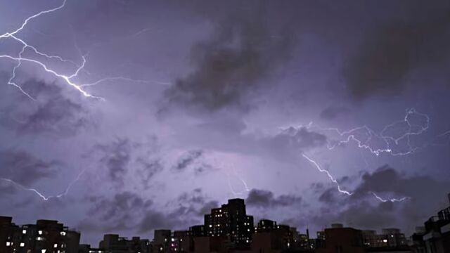 雷电黄色预警!北京大部分地区有雨,局地7级左右大风+小冰雹