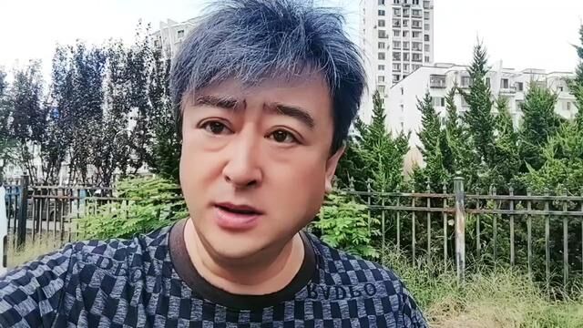 因为油坊用的是老式榨油机产量太低,每天下午两点豆油上商品橱窗