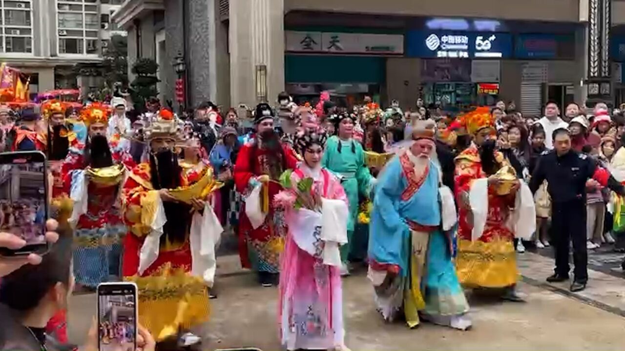 正月十六看广州猎德“八仙巡游”,“小龙狮”送出新年祝福