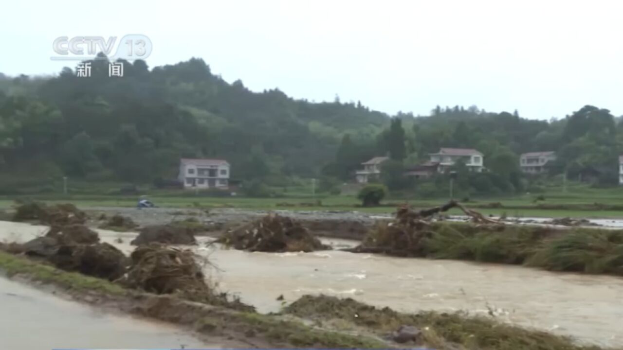 直击抢险救灾一线,湖南沅陵:道路临时抢通,转移近60名村民