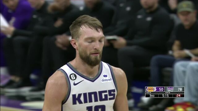 NBA季前赛：湖人vs国王第3节英文原声回放
