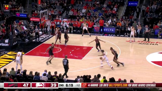 特雷杨高抛连线 奥孔古空接暴扣势大力沉