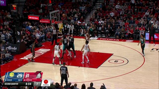 就是这么强硬！特纳包围圈强起上篮打成2+1