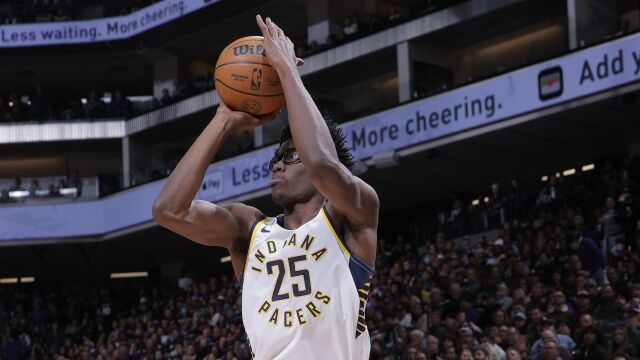 杰伦史密斯vs国王集锦 22+6手感爆棚单节7投7中