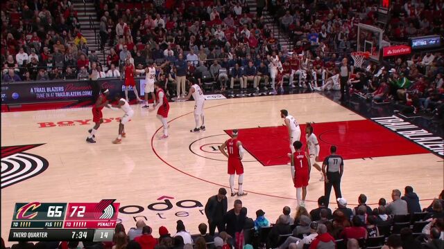 NBA常规赛：骑士vs开拓者第3节英文原声回放