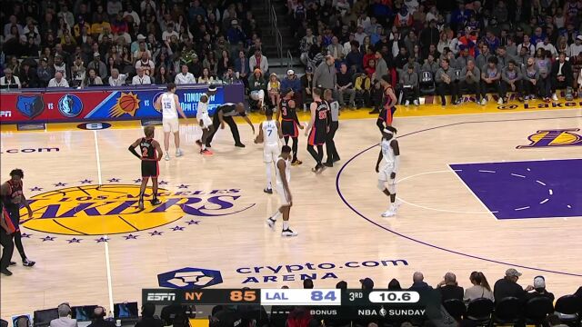 NBA常规赛：尼克斯vs湖人第3节英文原声回放