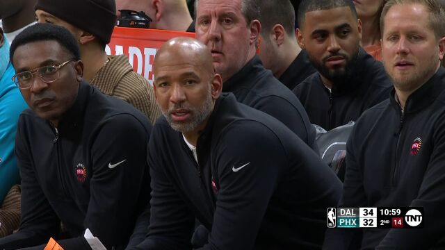 NBA常规赛：独行侠vs太阳第2节英文原声回放