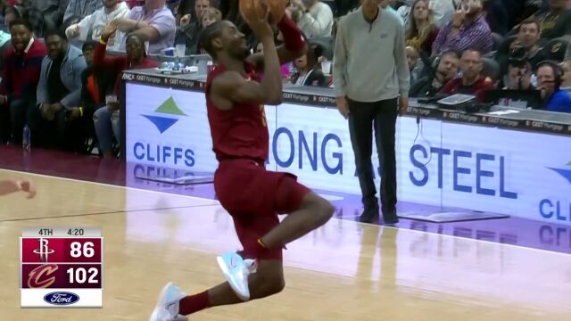 纵马临渊绝仞间 勒维尔一骑绝尘反击暴扣一条龙