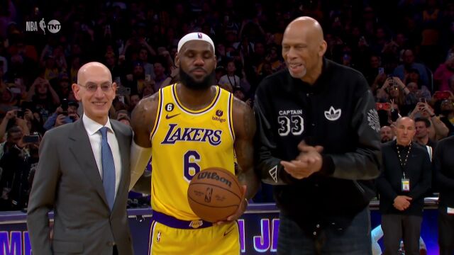 NBA常规赛：雷霆vs湖人中文解说全场回放