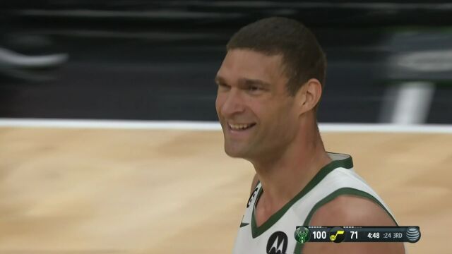 给自己投笑了！大洛连投两记三分一记颠进一记三不沾