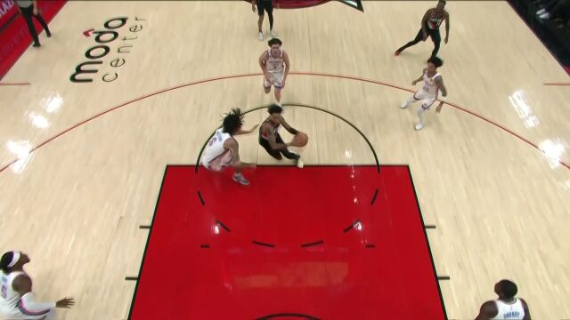 闪转腾挪越过层层防线 西蒙斯华丽突破上演单臂劈扣