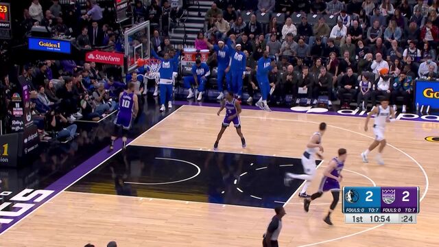 歇班回归状态饱满！东契奇开场里突外投连得5分