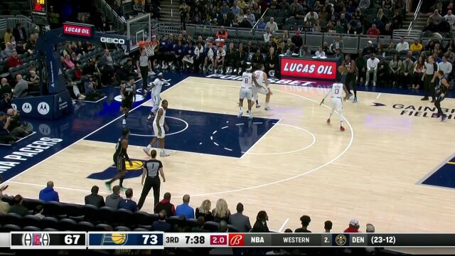 接球甩狙无视两人防守 特纳外线三分开火正中靶心