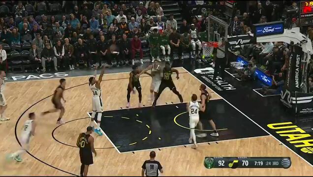 NBA常规赛：雄鹿vs爵士第3节中文解说回放