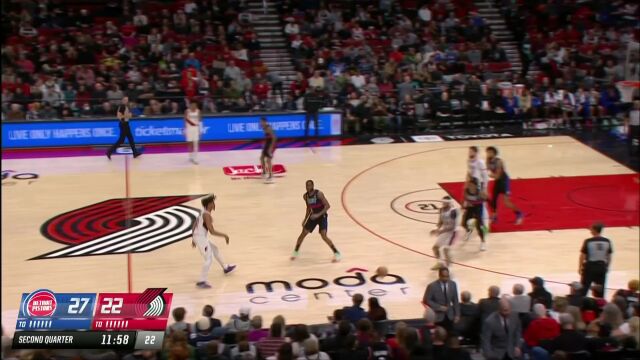 天空才是极限！佩顿高抛喂饼夏普滑翔空接暴扣