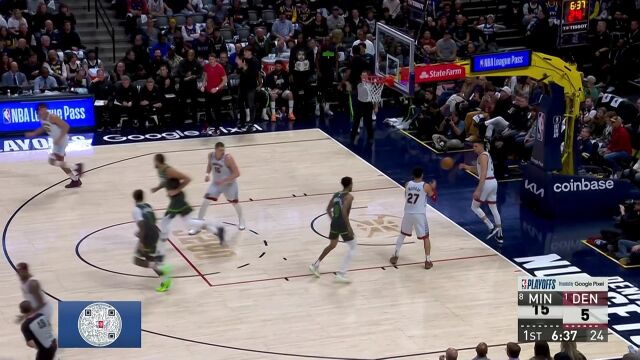 戈贝尔人群之中高高跃起 旱地拔葱双手补扣得手