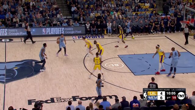 弧顶甩狙正中靶心 贝恩大号三分开火稳稳命中