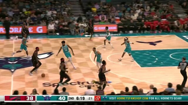 连续开火无解输出！猛龙轰出13-0进攻高潮反超比分