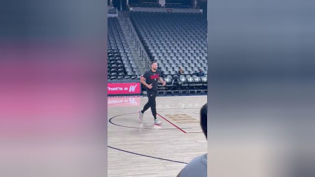 不在一个坑里跌倒两次！斯特鲁斯苦练三分球18中16