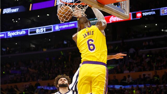 灰熊vs湖人五佳球 詹姆斯上演潇洒背扣惊艳全场