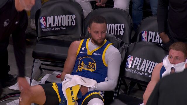 悲情英雄落幕 面对失利库里掩面默默承受