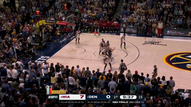 张卫平：这得约基奇打让大伙儿坐下来！王猛：各位可以落座了