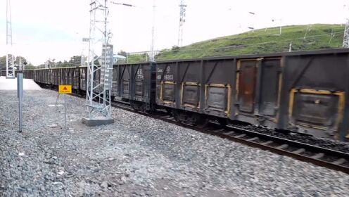 K2121次列车进入内蒙古博克图车站(车上拍摄)