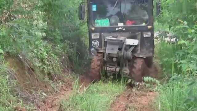 广西农村这种拖拉机四驱的,号称爬山王,跑山路真是厉害