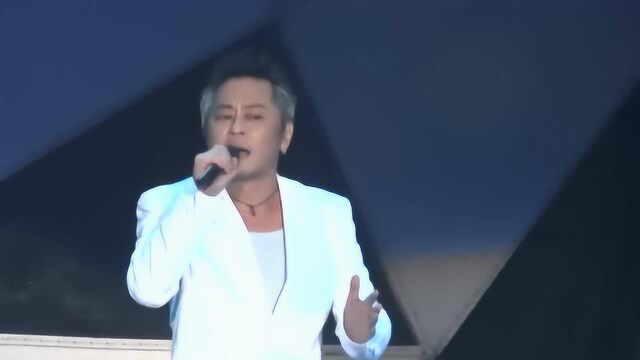 王杰《从来没爱过》谈话+演出 一身西装造型帅气