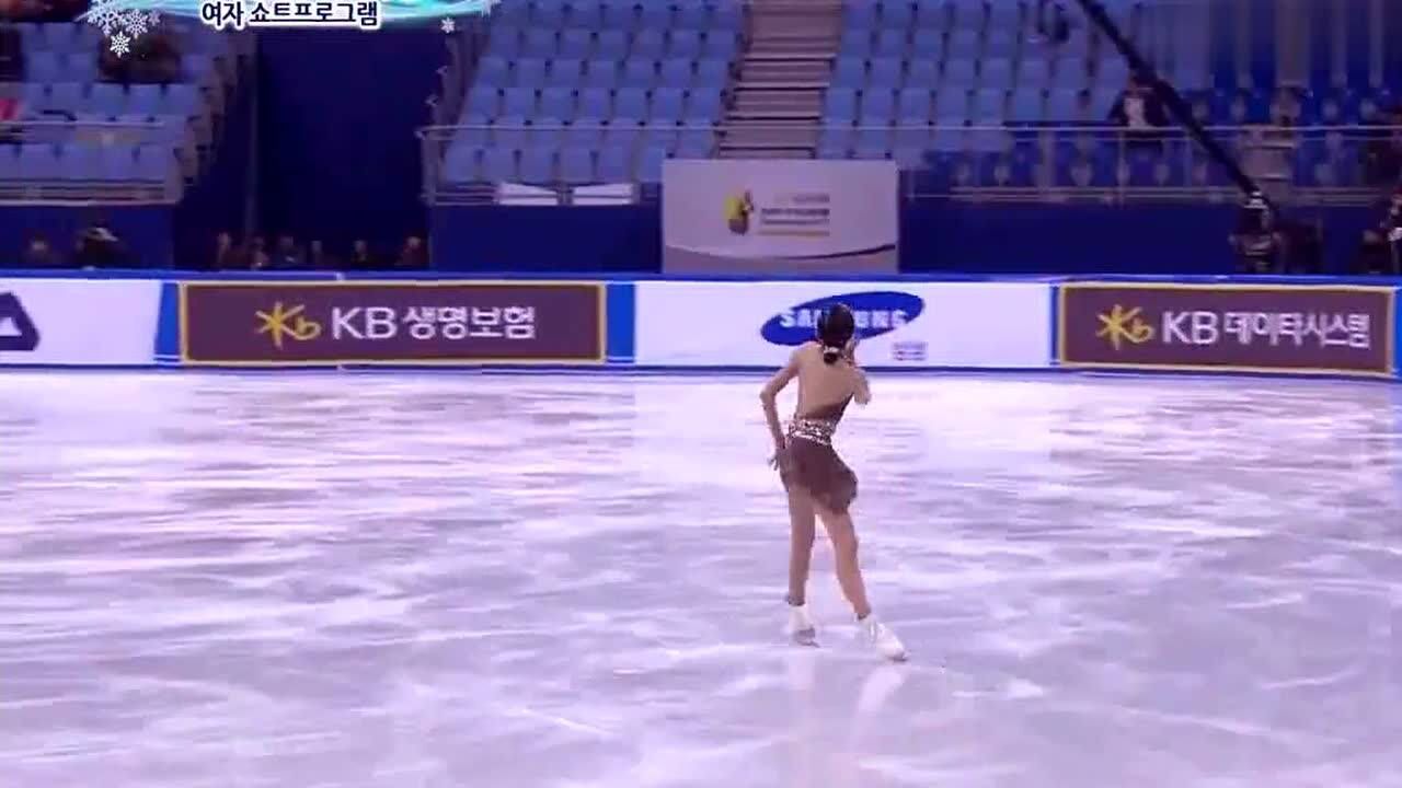 花样滑冰韩国美少女林恩秀短节目片段流畅优雅的冰上舞蹈