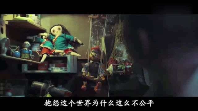 2013年上映的恐怖片《迷离夜》小编看完后再也不敢直视布洋娃娃了