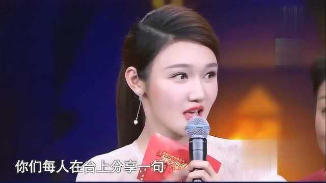 萍萍七彩舞团表演《海草舞》