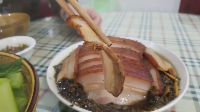 四川地区的特色菜烧白,具有浓郁乡土的一道民间菜