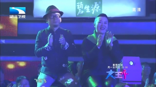 美女歌手王蓉震撼来袭!两首歌曲令人陶醉,好听极了!