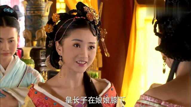 妃子被夫人威胁,想与贵妃联手对抗,无奈只得将孩子送与皇后抚养