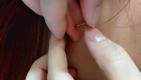 扎耳洞还能这么扎，直接用手按下去，真的不会感染吗？