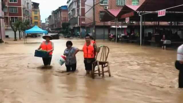 建瓯吉阳:洪灾来袭,迅速转移群众