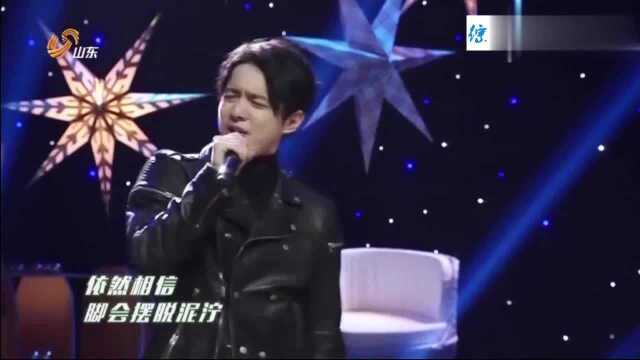 刘智扬演唱最美的青春主题曲,来纪念那段难忘的日子,为他鼓掌!