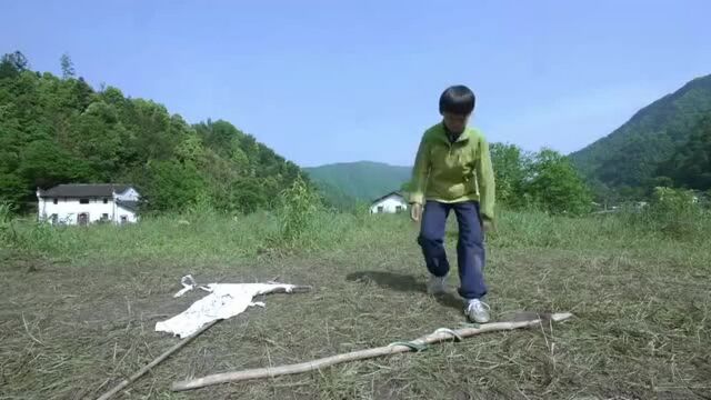 好朋友的妈妈从城里特意回来就是接他出去读书的