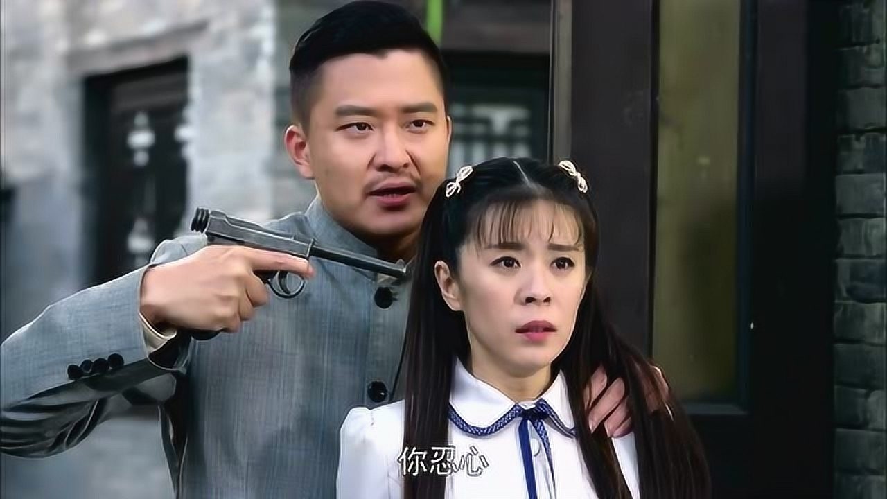 俺爹是卧底美惠子没忘掉少言离开之前重回故地不料少言也在