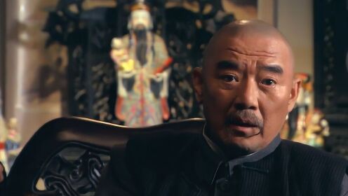 焦裕禄：黄老三吃饭太讲究，一桌子大鱼大肉不说，旁边还有端酒和水果的