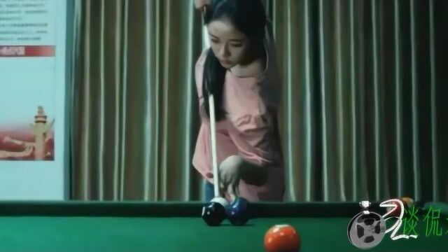 桌球少女:女学生打台球比赛,遇防守高手,一招制敌