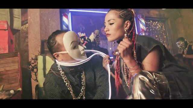 呆宝静Double J 《Money on the Floor》MV