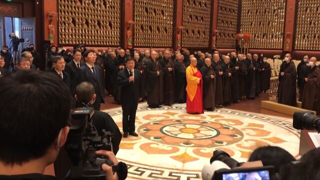 大陆吊唁团在江苏宜兴大觉寺吊唁星云法师