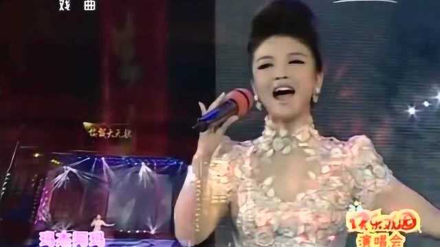 美女歌手王小莹演唱《在那东山顶上》天籁之音,好听极了