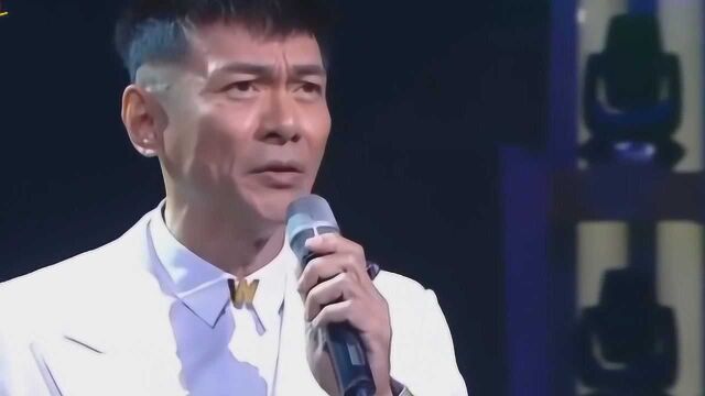 原来江华是歌手,实力翻唱粤语版《十年》,仿佛在听陈奕迅的原版