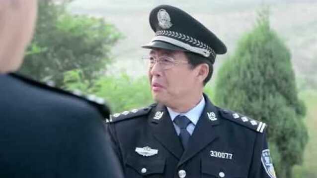 警察锅哥:锅哥提供侦破思路无人认同,一人单挑刑警队,成功破案