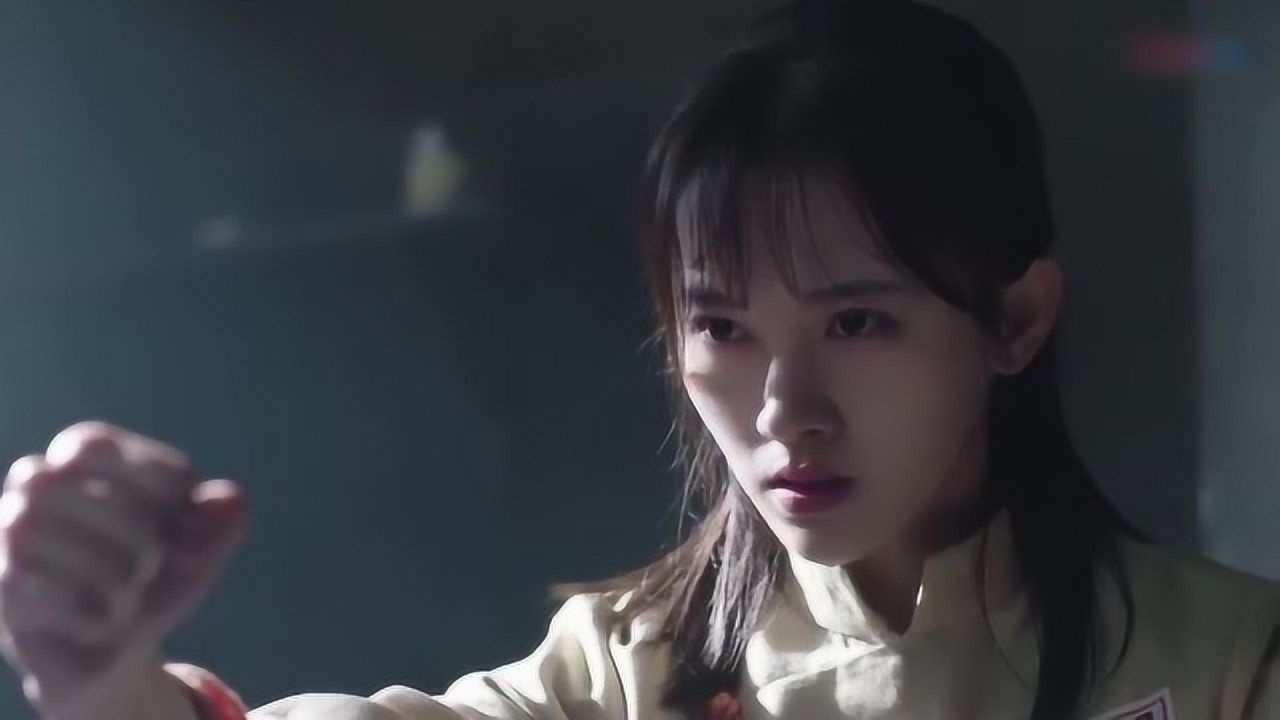 林九歌在监狱中受尽了屈辱最终还是忍不下去了暴露了自己的绝世武功
