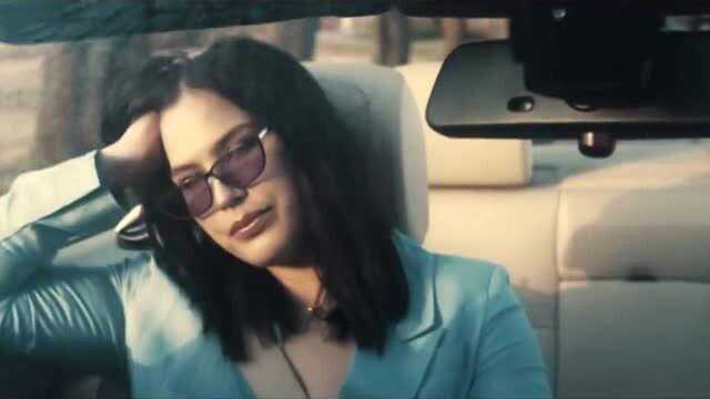 英国电音组合Sondr携手网红歌手莫莉,新曲《Holding,On》